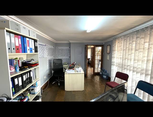 350M² MEDICAL SUITE FOR SALE IN SINOVILLE